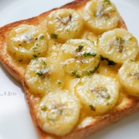 蒜香奶油香蕉烤雞蛋吐司 Garlic Butter Banana Baked Egg Toast